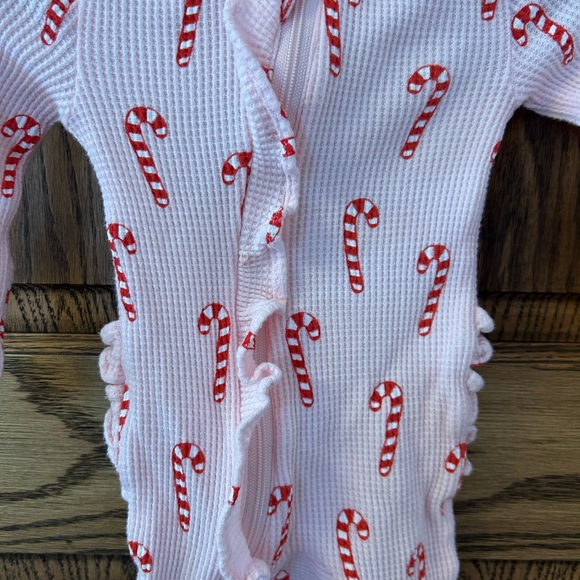 Spearmint Love Organic Waffle Candy Cane Christmas Newborn Ruffle Zip Footie - Picture 3 of 9